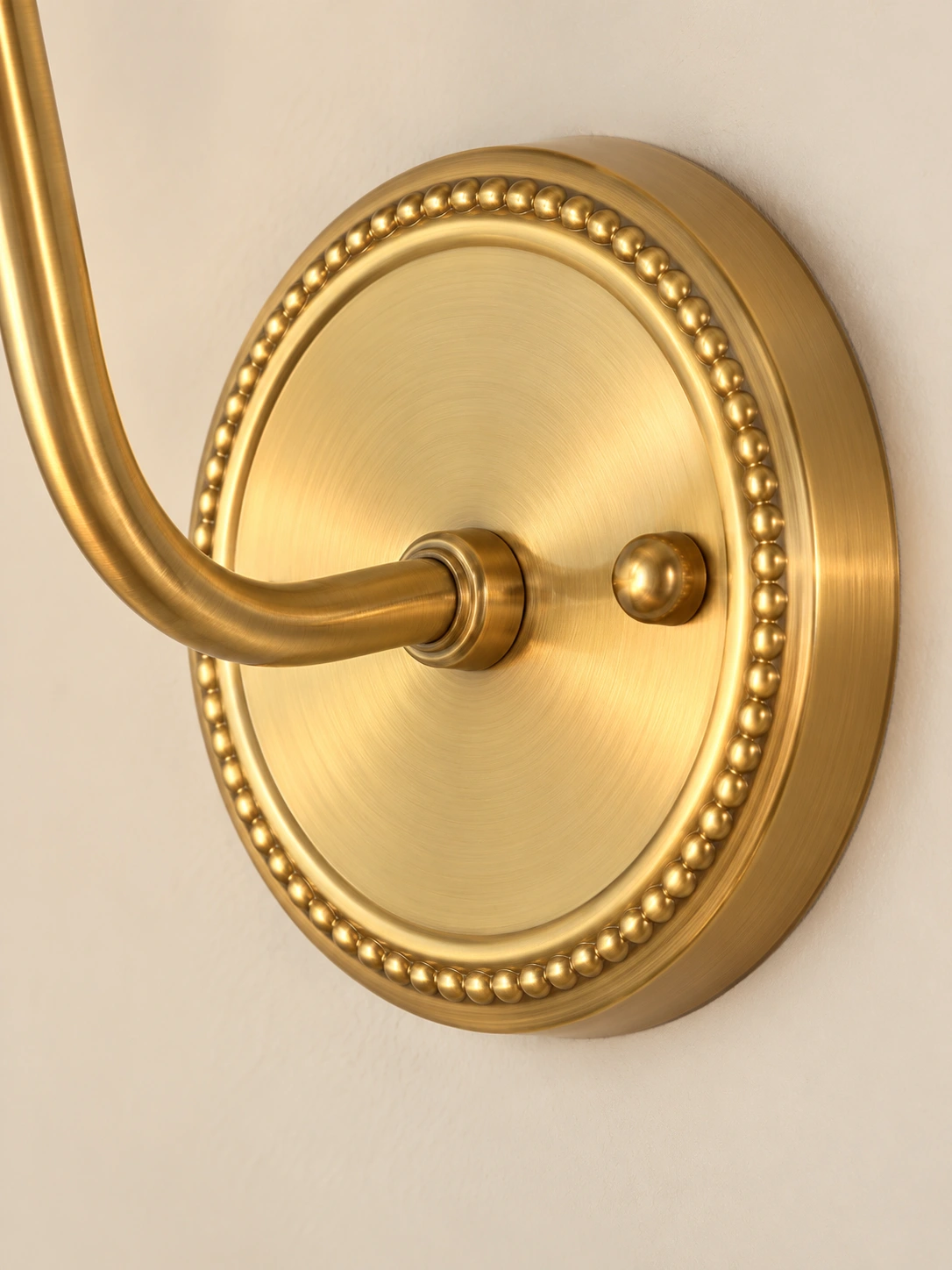 Flush wall backplate detail